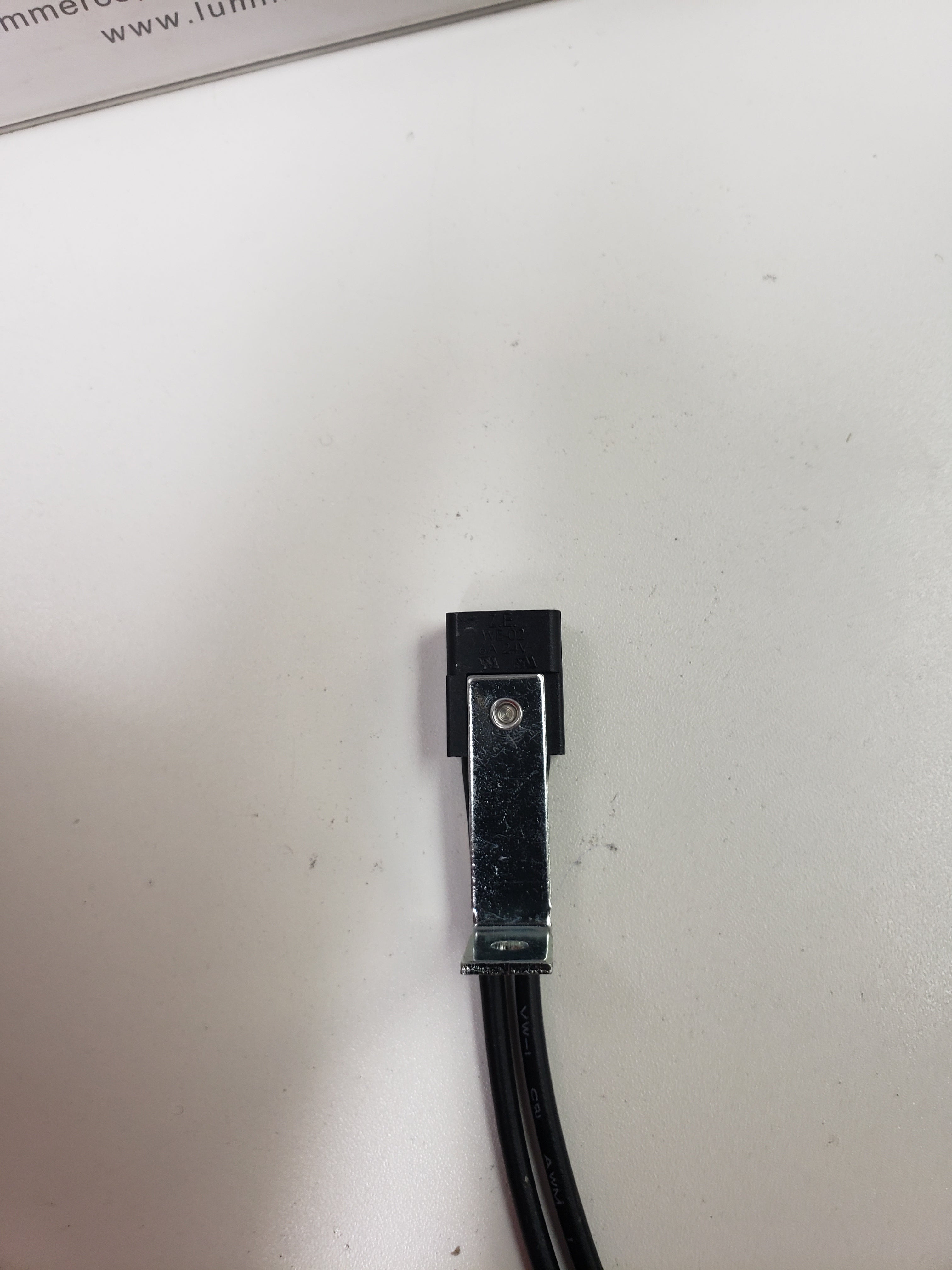 ADL D2600 Low Voltage Wedge-Base Socket w/"L" Mount Bracket for T5 & T3-1/4 Lamps